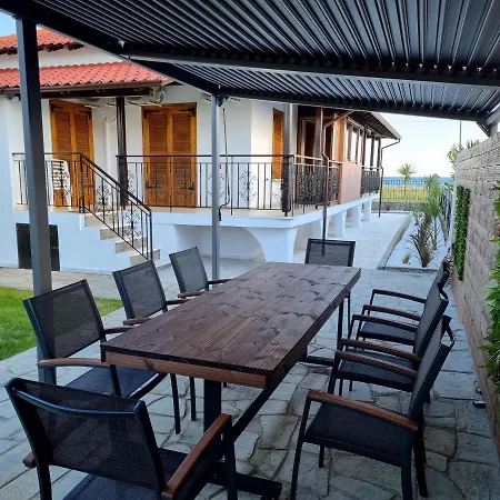 Oasis Beach House Vergia Exterior photo