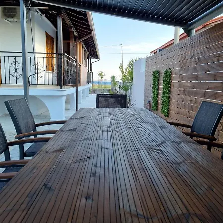 Oasis Beach House Vergia Exterior photo
